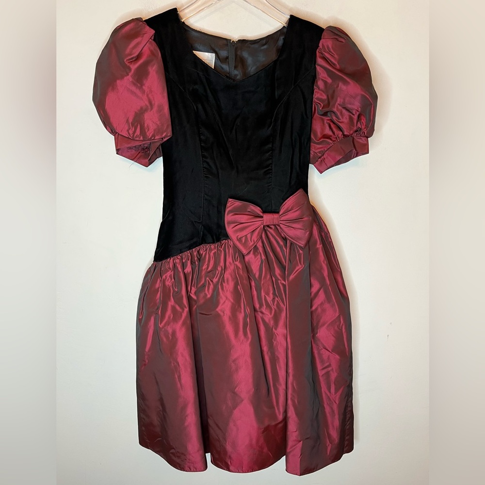 Gunne Sax Black and Burgundy Puff Sleeve Prom Dress